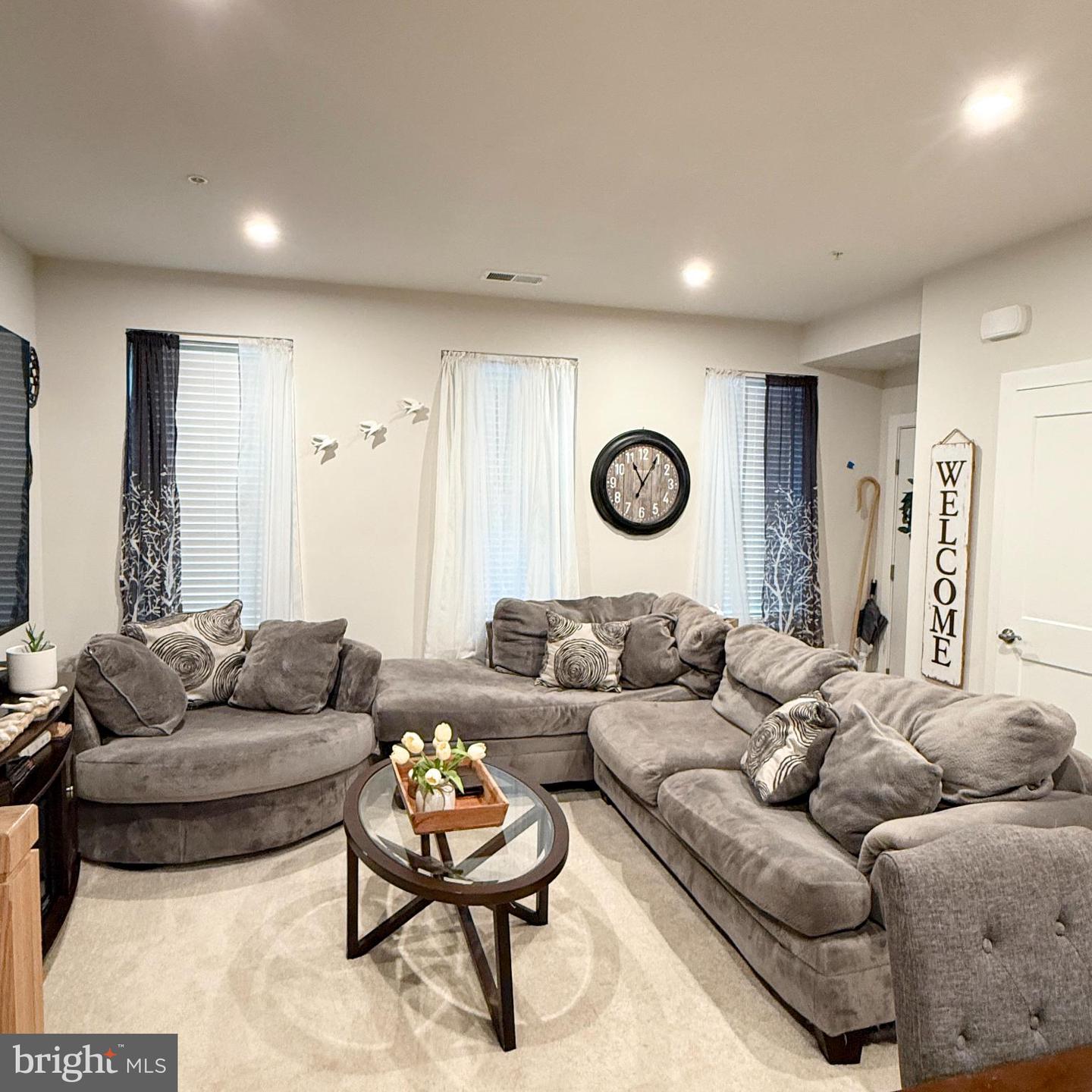 516 TASSITA LN, MANASSAS PARK, Virginia 20111, 2 Bedrooms Bedrooms, 5 Rooms Rooms,2 BathroomsBathrooms,Residential,For sale,516 TASSITA LN,VAMP2003258 MLS # VAMP2003258