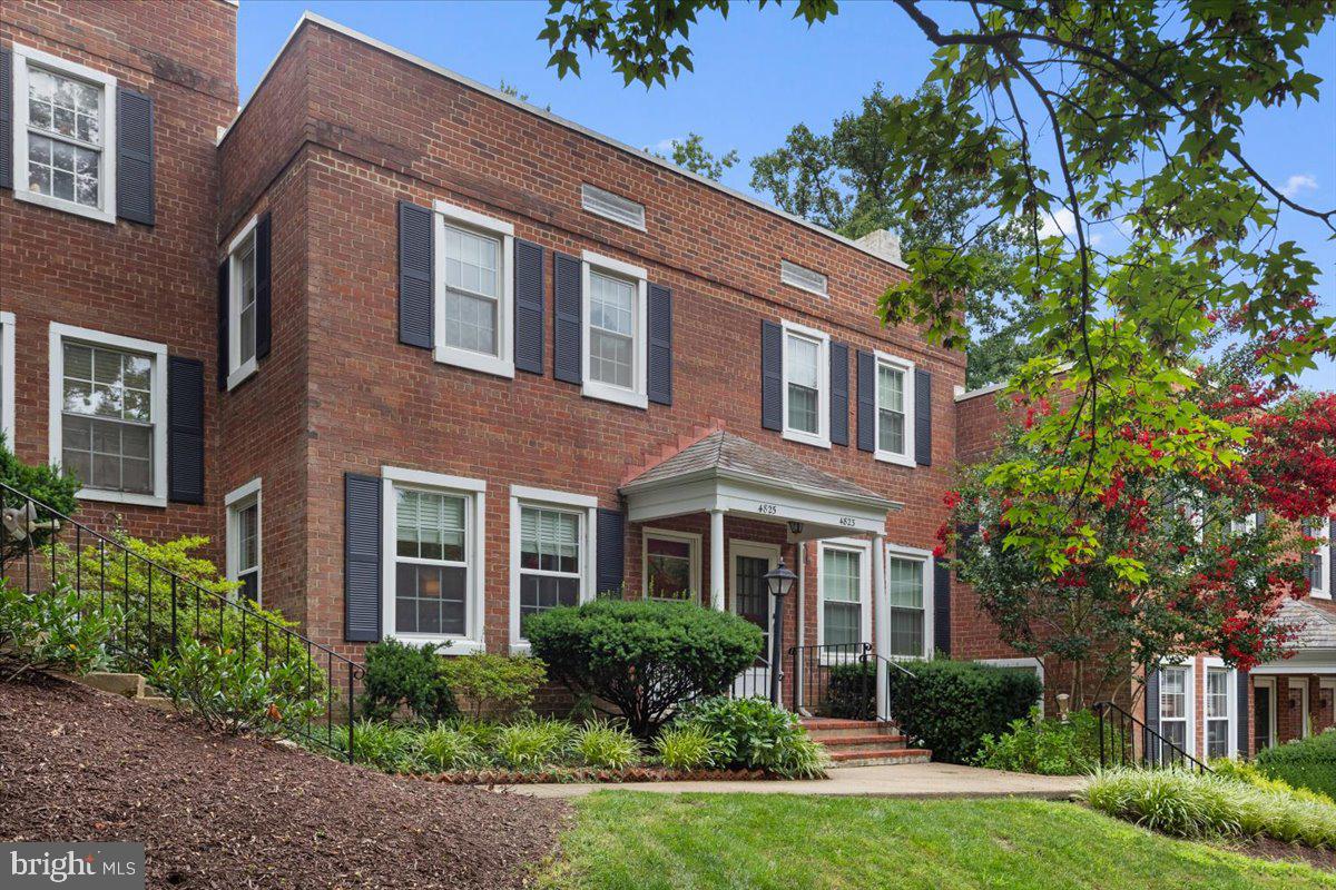 4825 27TH RD S, ARLINGTON, Virginia 22206, 2 Bedrooms Bedrooms, ,2 BathroomsBathrooms,Residential,For sale,4825 27TH RD S,VAAR2062628 MLS # VAAR2062628