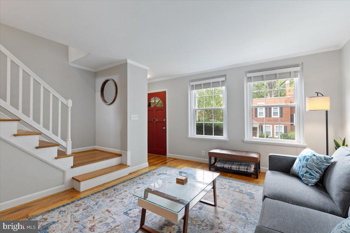 4825 27TH RD S, ARLINGTON, Virginia 22206, 2 Bedrooms Bedrooms, ,2 BathroomsBathrooms,Residential,For sale,4825 27TH RD S,VAAR2062628 MLS # VAAR2062628