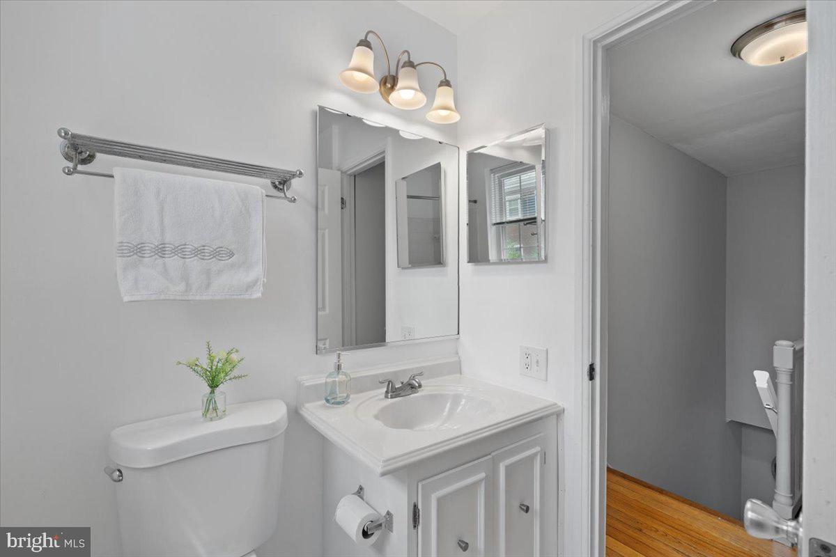 4825 27TH RD S, ARLINGTON, Virginia 22206, 2 Bedrooms Bedrooms, ,2 BathroomsBathrooms,Residential,For sale,4825 27TH RD S,VAAR2062628 MLS # VAAR2062628