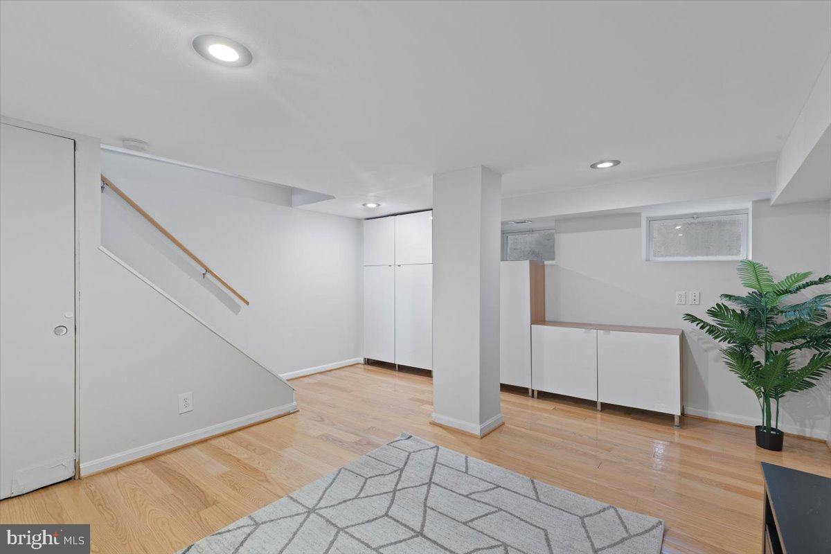 4825 27TH RD S, ARLINGTON, Virginia 22206, 2 Bedrooms Bedrooms, ,2 BathroomsBathrooms,Residential,For sale,4825 27TH RD S,VAAR2062628 MLS # VAAR2062628