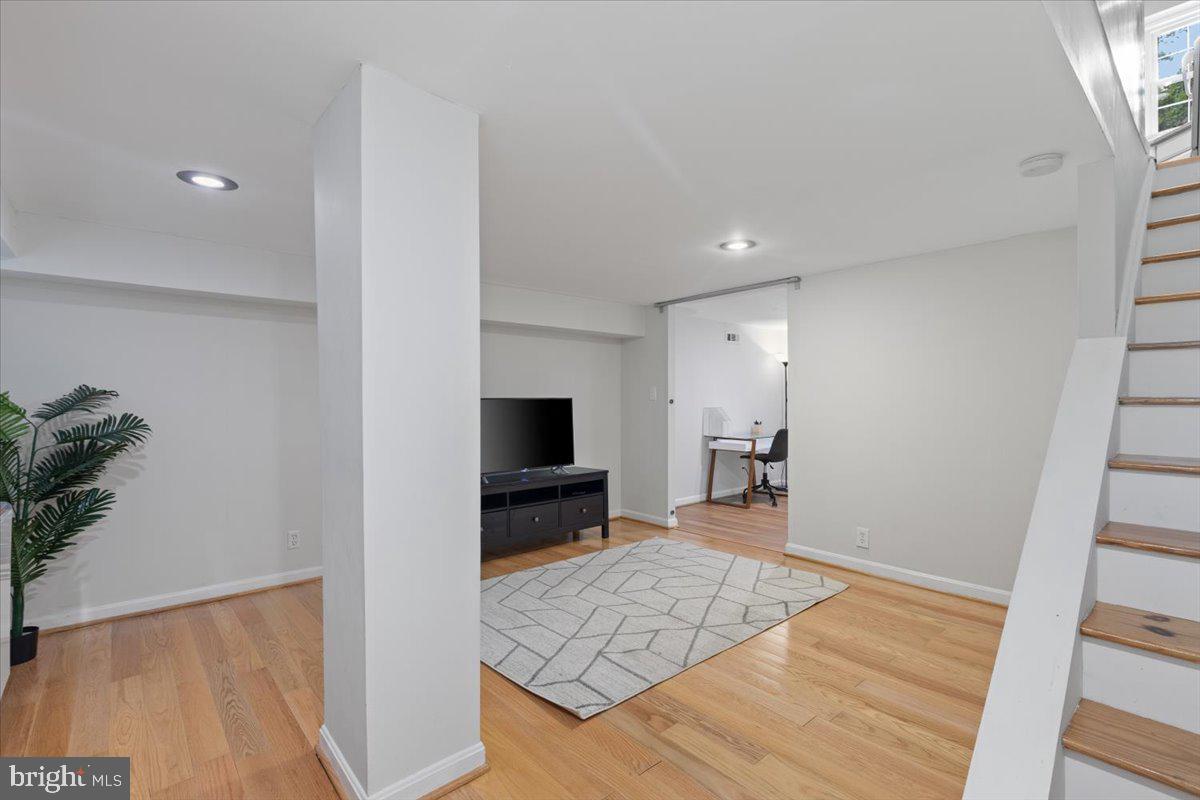 4825 27TH RD S, ARLINGTON, Virginia 22206, 2 Bedrooms Bedrooms, ,2 BathroomsBathrooms,Residential,For sale,4825 27TH RD S,VAAR2062628 MLS # VAAR2062628