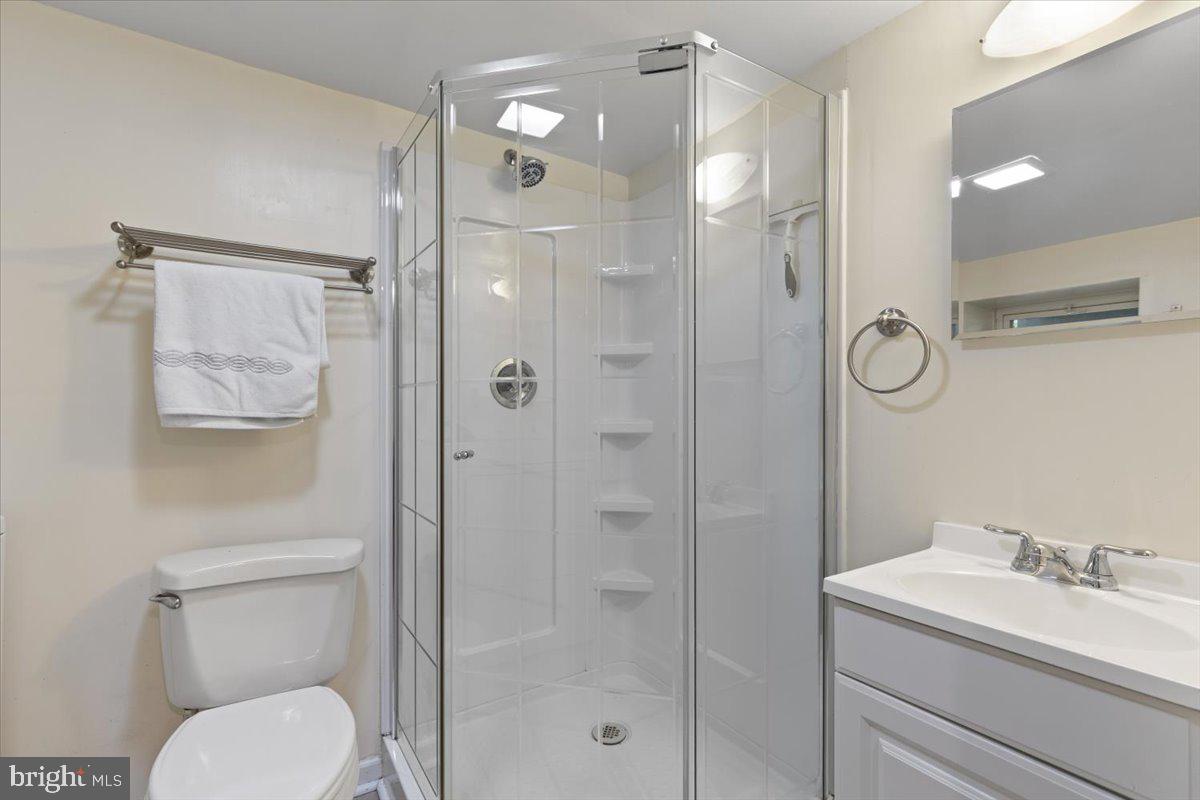 4825 27TH RD S, ARLINGTON, Virginia 22206, 2 Bedrooms Bedrooms, ,2 BathroomsBathrooms,Residential,For sale,4825 27TH RD S,VAAR2062628 MLS # VAAR2062628