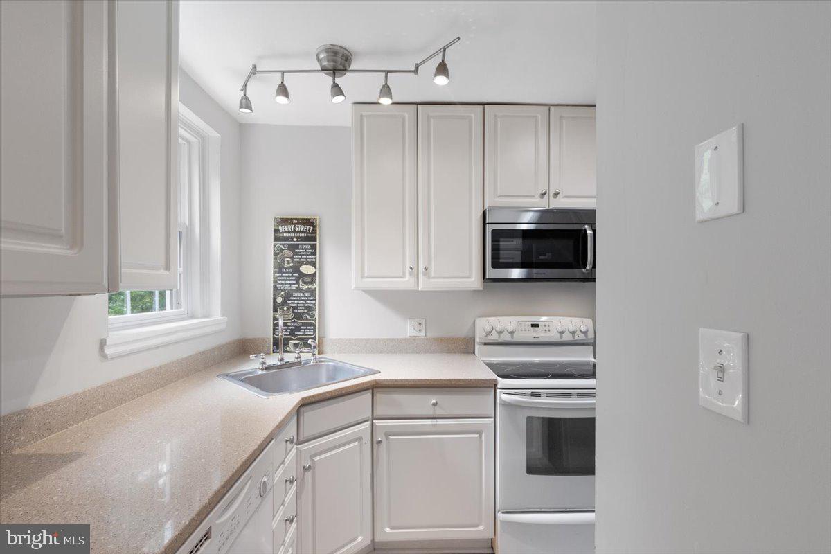 4825 27TH RD S, ARLINGTON, Virginia 22206, 2 Bedrooms Bedrooms, ,2 BathroomsBathrooms,Residential,For sale,4825 27TH RD S,VAAR2062628 MLS # VAAR2062628