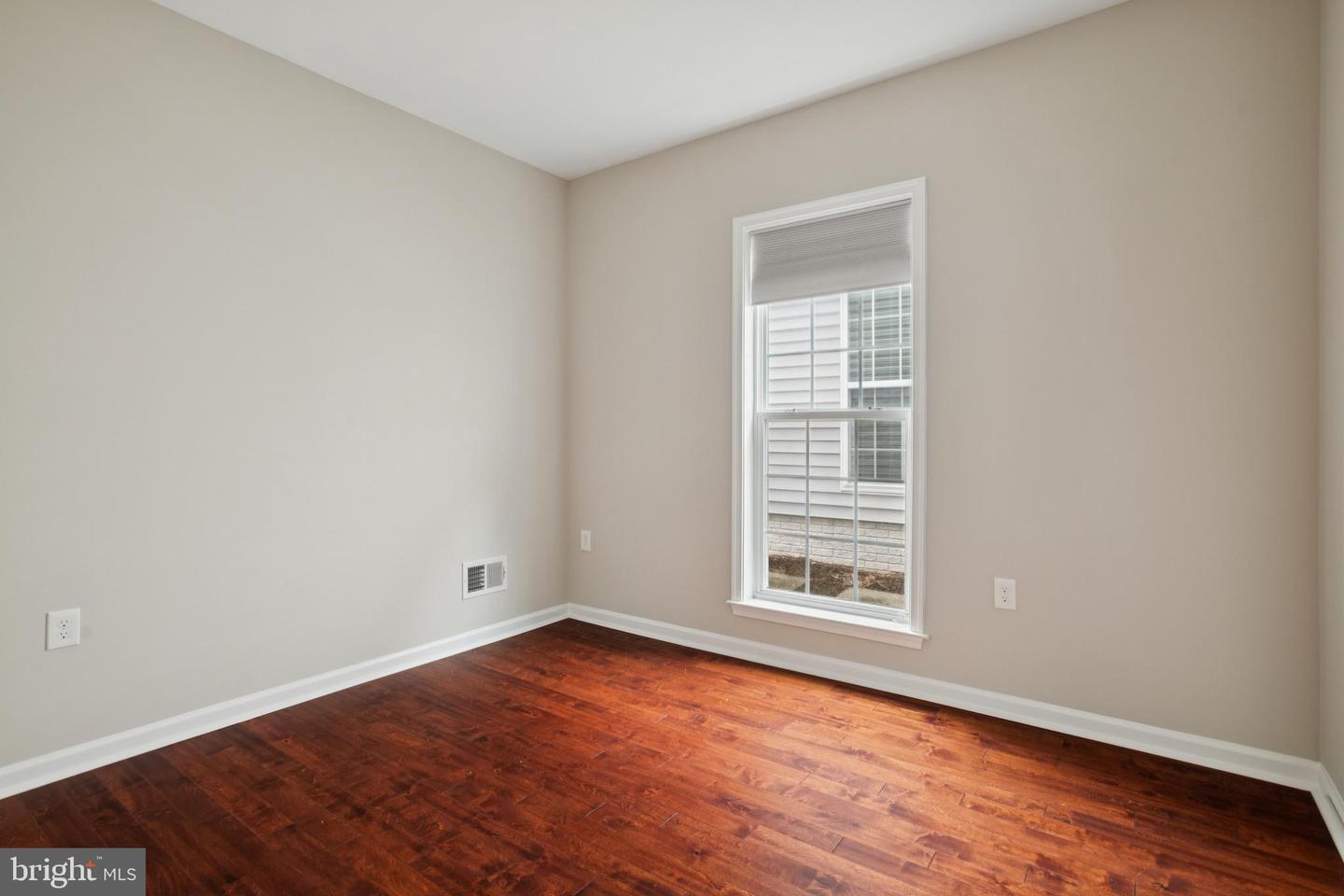 29 LUDINGTON LN, FREDERICKSBURG, Virginia 22406, 2 Bedrooms Bedrooms, 10 Rooms Rooms,2 BathroomsBathrooms,Residential,For sale,29 LUDINGTON LN,VAST2042058 MLS # VAST2042058