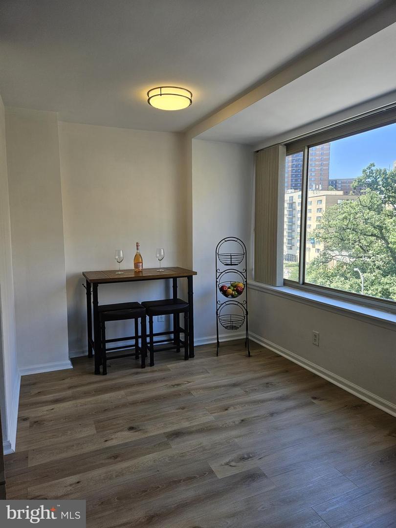 1210 N TAFT ST #710, ARLINGTON, Virginia 22201, 1 Bedroom Bedrooms, ,1 BathroomBathrooms,Residential,For sale,1210 N TAFT ST #710,VAAR2062622 MLS # VAAR2062622