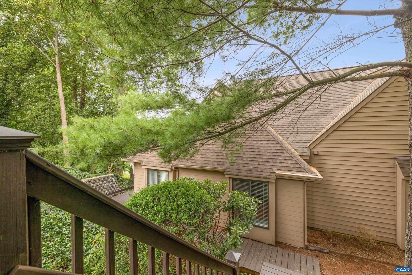 1694 ROYAL OAK CT, CHARLOTTESVILLE, Virginia 22902, 3 Bedrooms Bedrooms, ,2 BathroomsBathrooms,Residential,For sale,1694 ROYAL OAK CT,668135 MLS # 668135