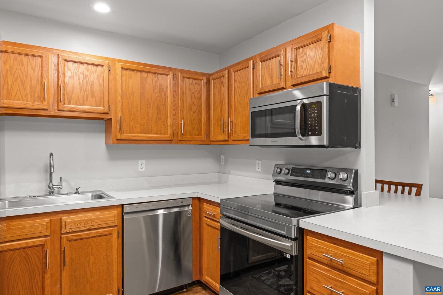 1694 ROYAL OAK CT, CHARLOTTESVILLE, Virginia 22902, 3 Bedrooms Bedrooms, ,2 BathroomsBathrooms,Residential,For sale,1694 ROYAL OAK CT,668135 MLS # 668135