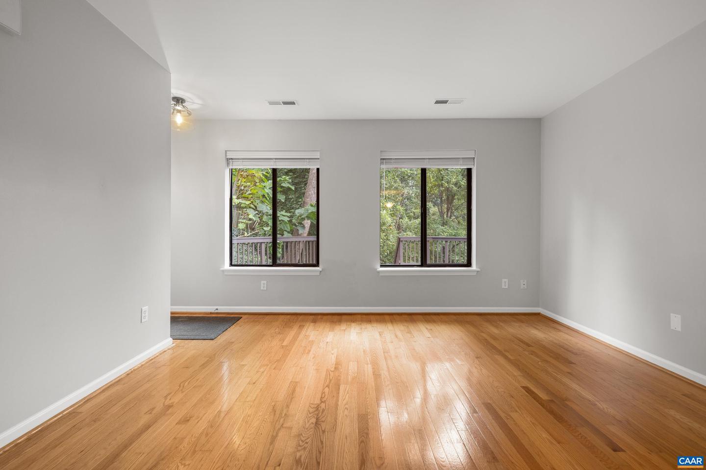 1694 ROYAL OAK CT, CHARLOTTESVILLE, Virginia 22902, 3 Bedrooms Bedrooms, ,2 BathroomsBathrooms,Residential,For sale,1694 ROYAL OAK CT,668135 MLS # 668135