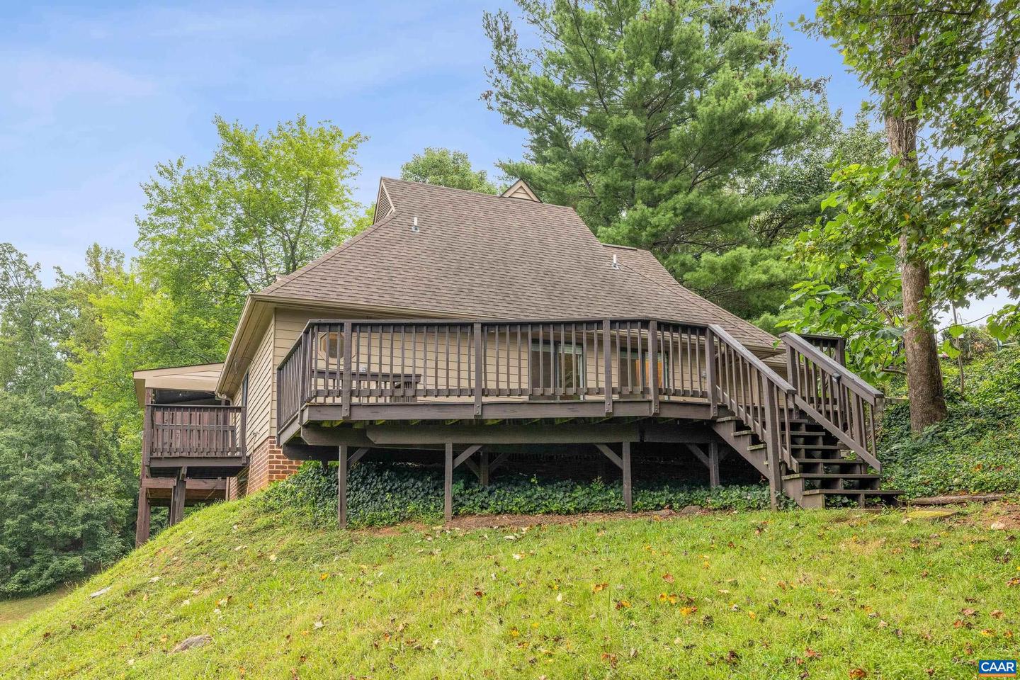 1694 ROYAL OAK CT, CHARLOTTESVILLE, Virginia 22902, 3 Bedrooms Bedrooms, ,2 BathroomsBathrooms,Residential,For sale,1694 ROYAL OAK CT,668135 MLS # 668135