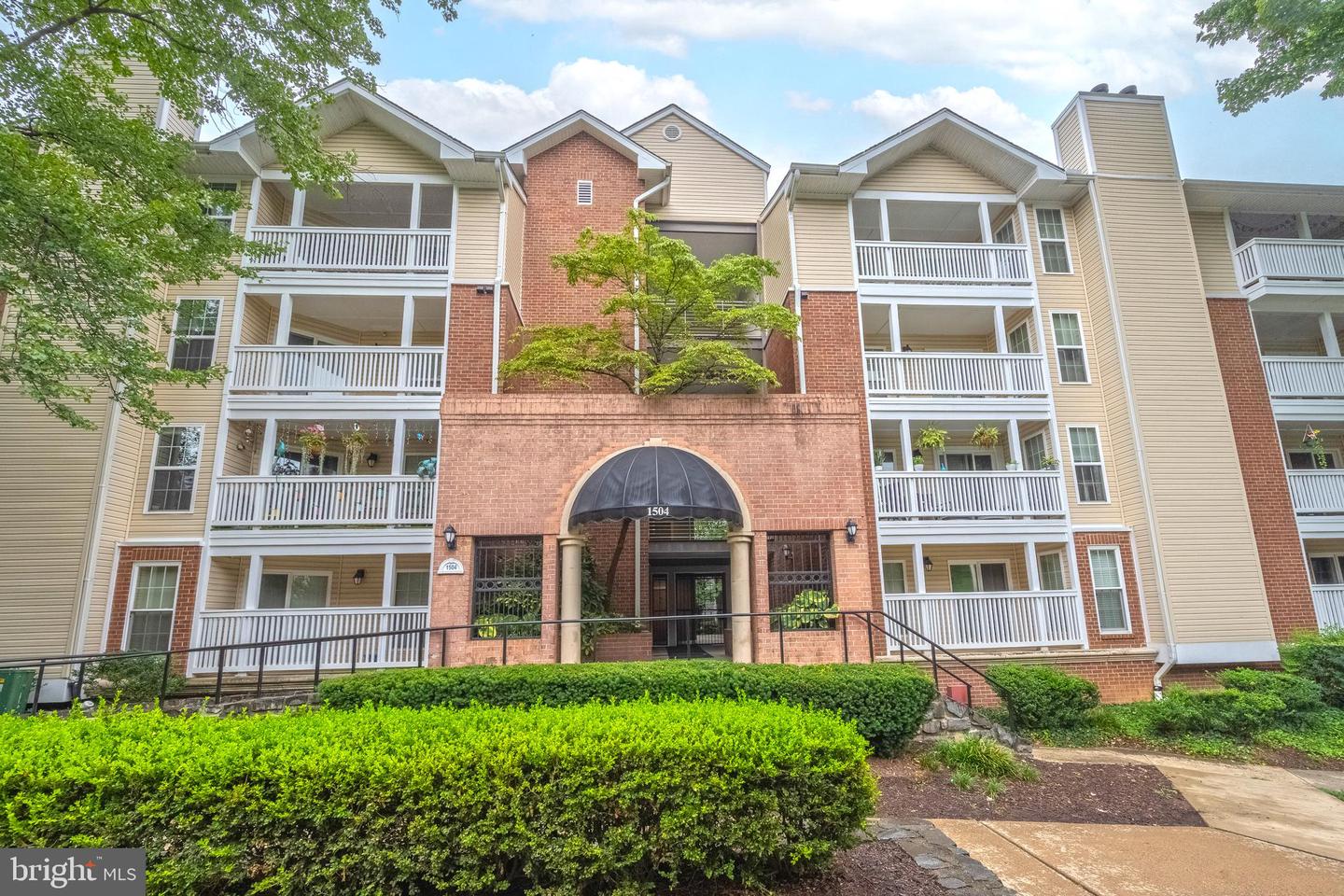 1504 LINCOLN WAY #404, MCLEAN, Virginia 22102, 1 Bedroom Bedrooms, ,1 BathroomBathrooms,Residential,For sale,1504 LINCOLN WAY #404,VAFX2262894 MLS # VAFX2262894