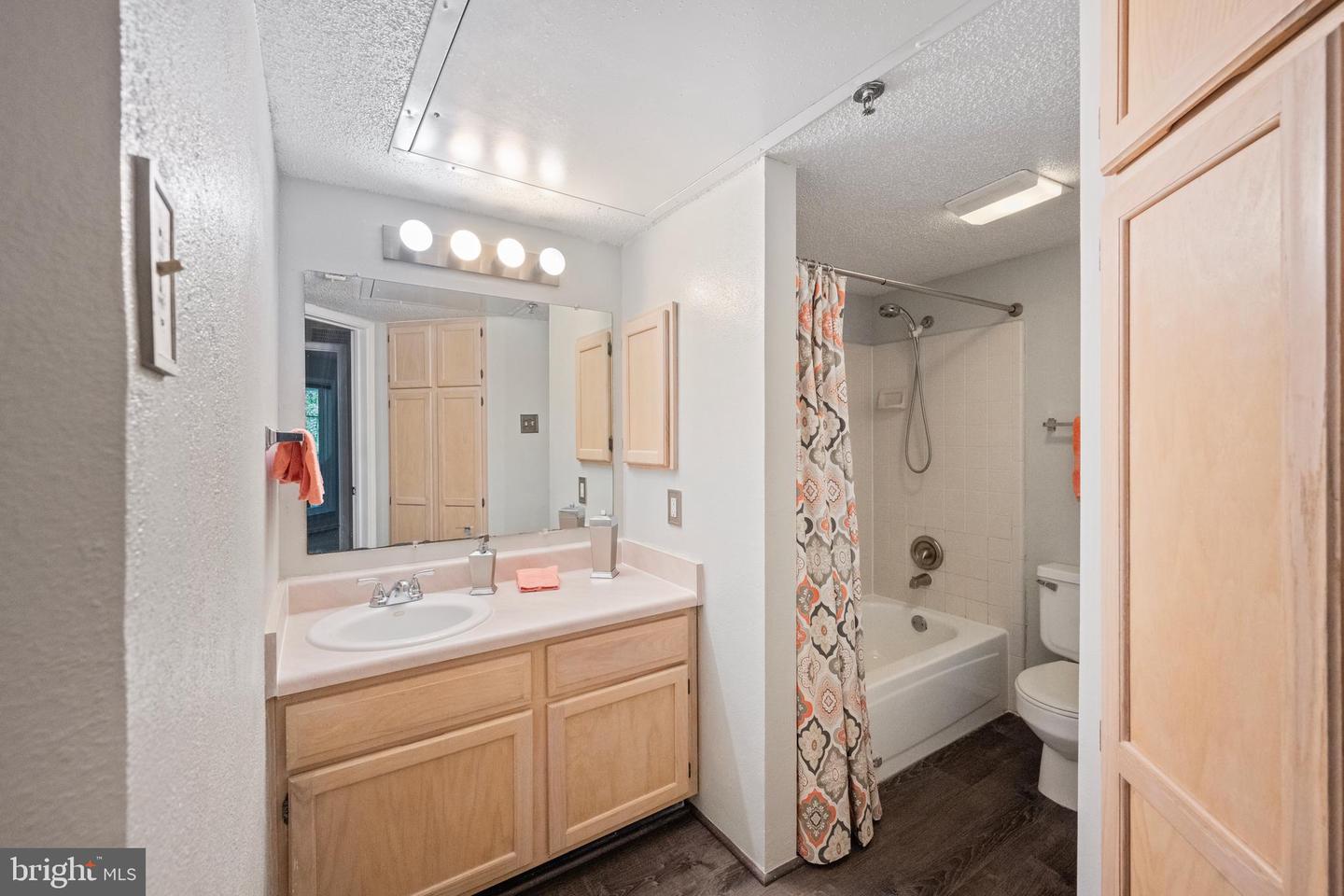 1504 LINCOLN WAY #404, MCLEAN, Virginia 22102, 1 Bedroom Bedrooms, ,1 BathroomBathrooms,Residential,For sale,1504 LINCOLN WAY #404,VAFX2262894 MLS # VAFX2262894