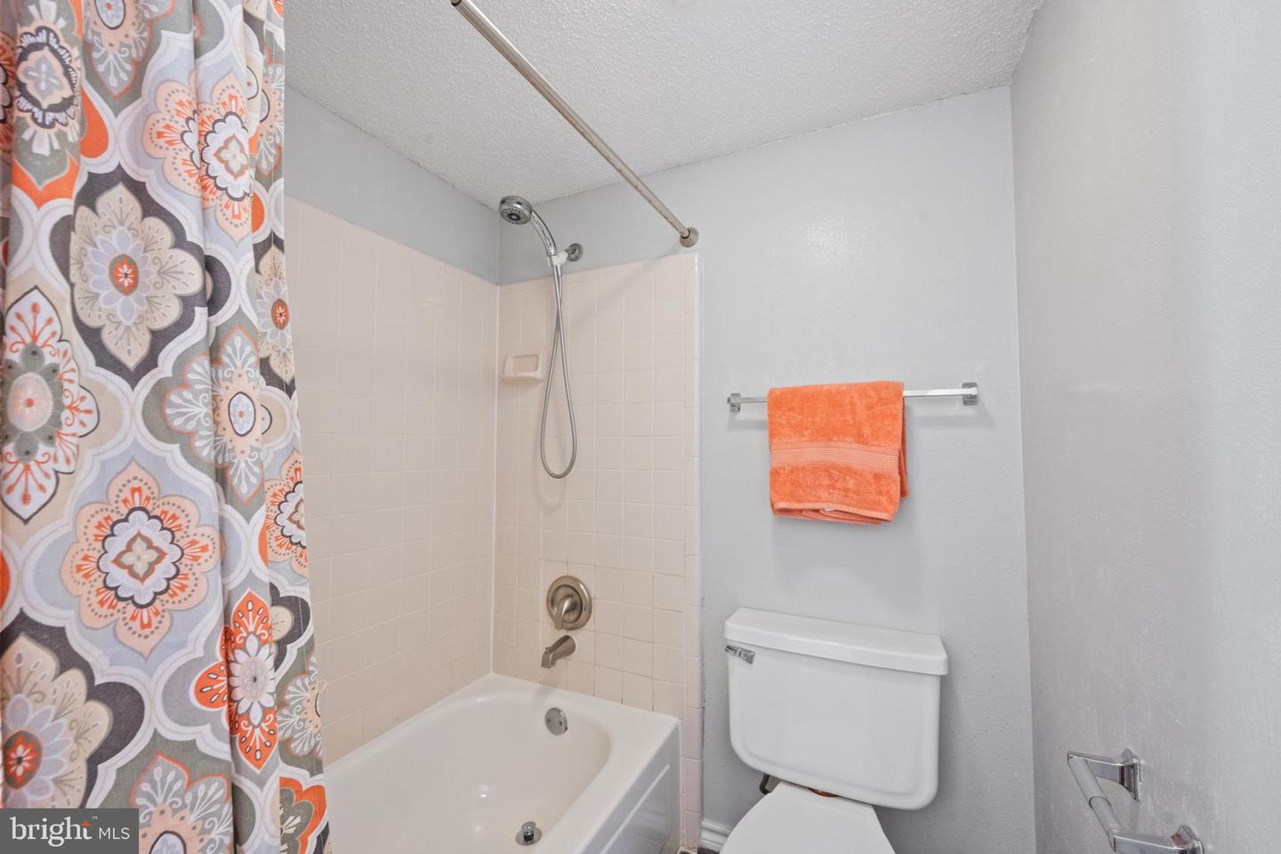 1504 LINCOLN WAY #404, MCLEAN, Virginia 22102, 1 Bedroom Bedrooms, ,1 BathroomBathrooms,Residential,For sale,1504 LINCOLN WAY #404,VAFX2262894 MLS # VAFX2262894