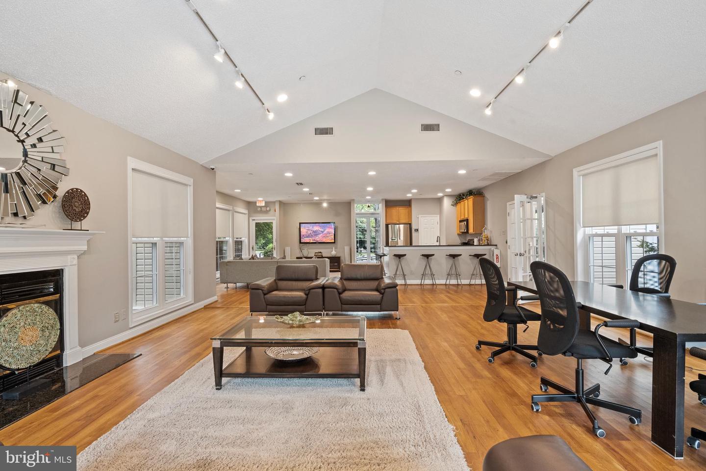 1504 LINCOLN WAY #404, MCLEAN, Virginia 22102, 1 Bedroom Bedrooms, ,1 BathroomBathrooms,Residential,For sale,1504 LINCOLN WAY #404,VAFX2262894 MLS # VAFX2262894