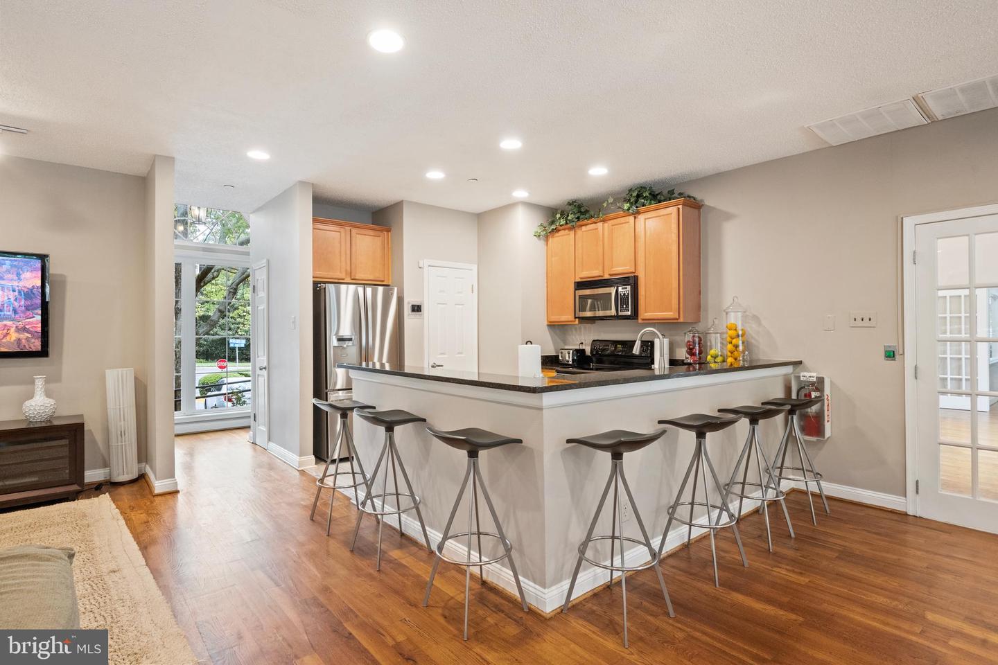 1504 LINCOLN WAY #404, MCLEAN, Virginia 22102, 1 Bedroom Bedrooms, ,1 BathroomBathrooms,Residential,For sale,1504 LINCOLN WAY #404,VAFX2262894 MLS # VAFX2262894