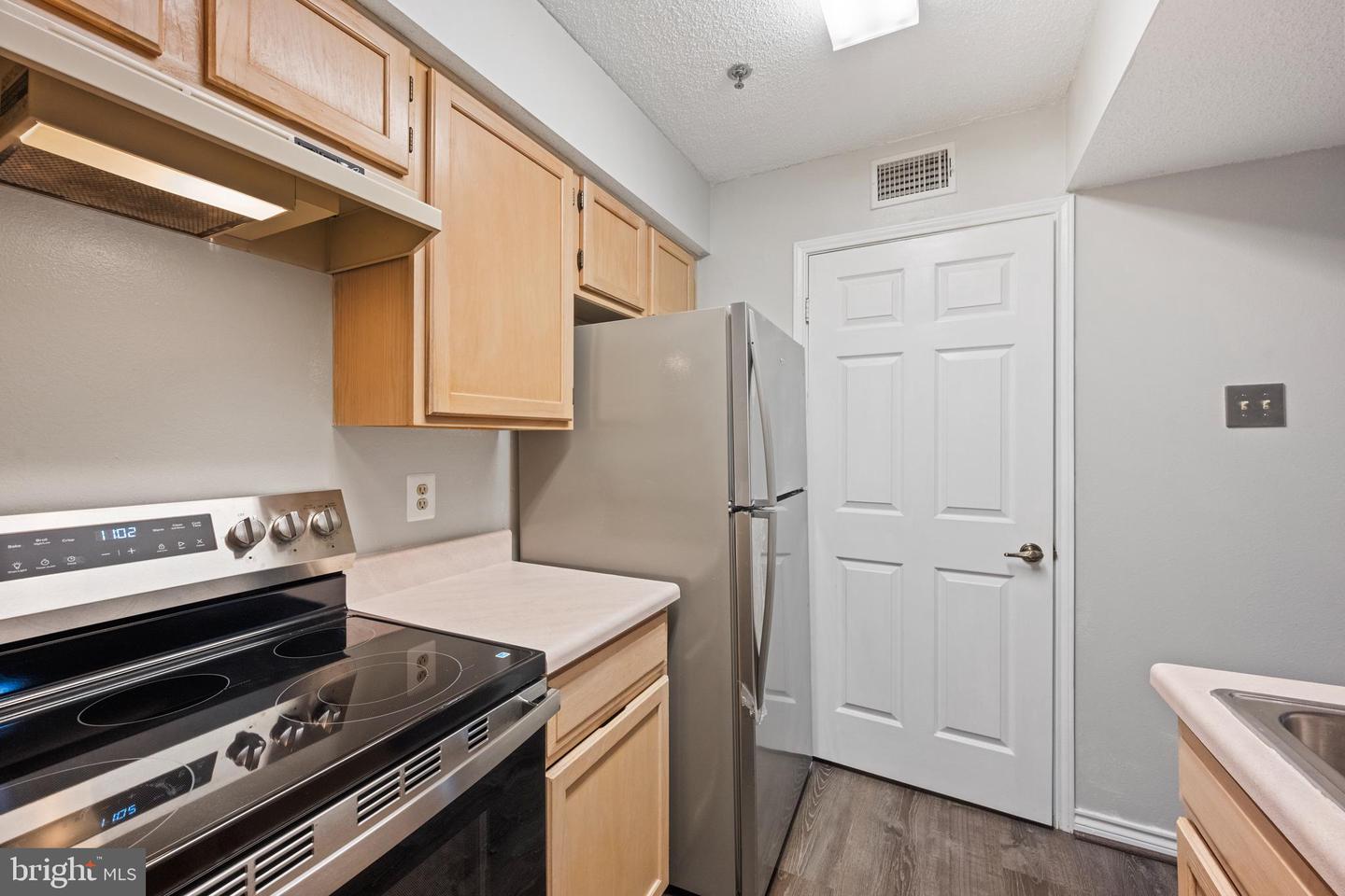 1504 LINCOLN WAY #404, MCLEAN, Virginia 22102, 1 Bedroom Bedrooms, ,1 BathroomBathrooms,Residential,For sale,1504 LINCOLN WAY #404,VAFX2262894 MLS # VAFX2262894