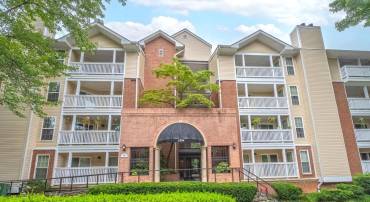 1504 LINCOLN WAY #404, MCLEAN, Virginia 22102, 1 Bedroom Bedrooms, ,1 BathroomBathrooms,Residential,For sale,1504 LINCOLN WAY #404,VAFX2262894 MLS # VAFX2262894