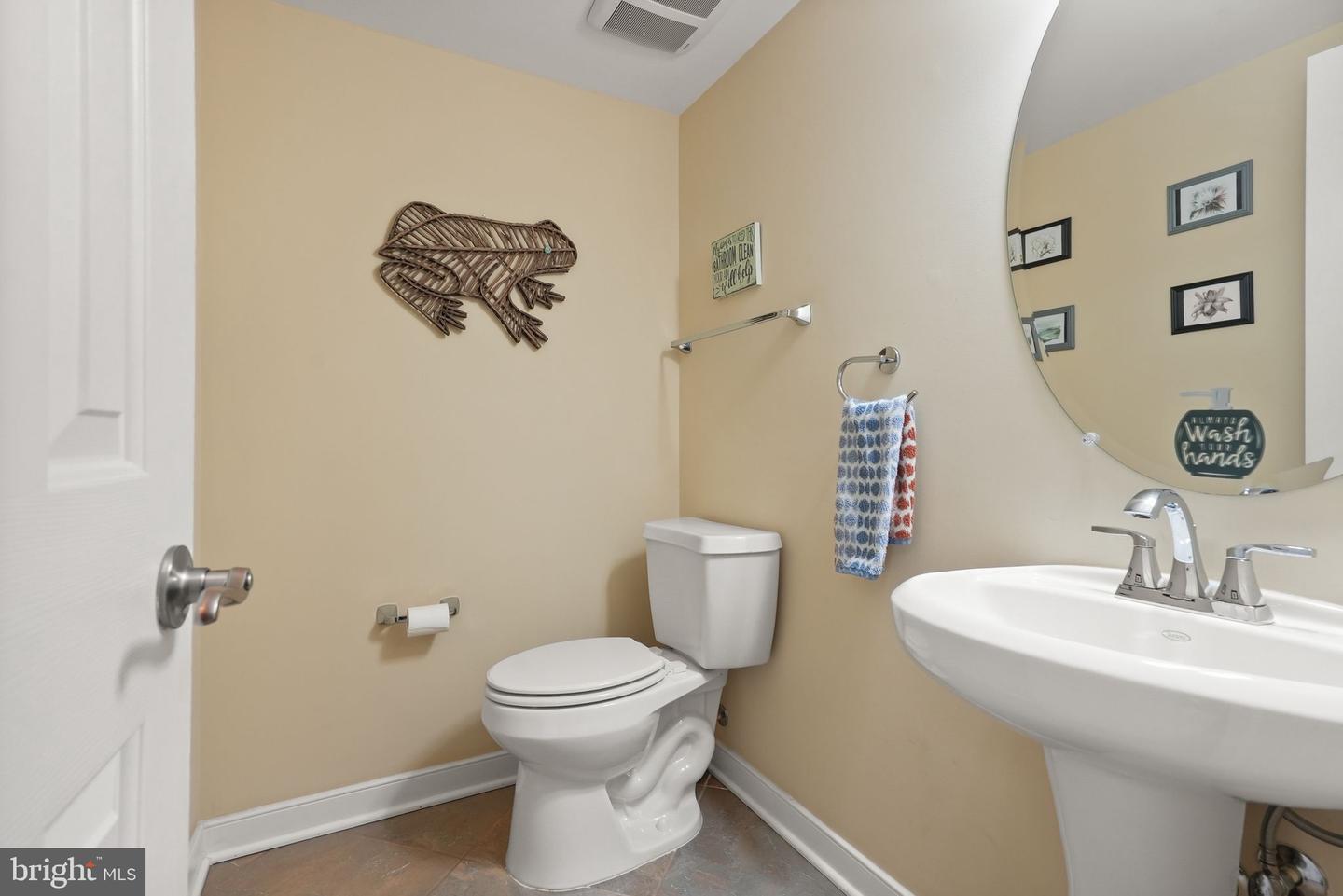 32 PINEWOOD RD, FREDERICKSBURG, Virginia 22405, 5 Bedrooms Bedrooms, ,5 BathroomsBathrooms,Residential,For sale,32 PINEWOOD RD,VAST2042072 MLS # VAST2042072