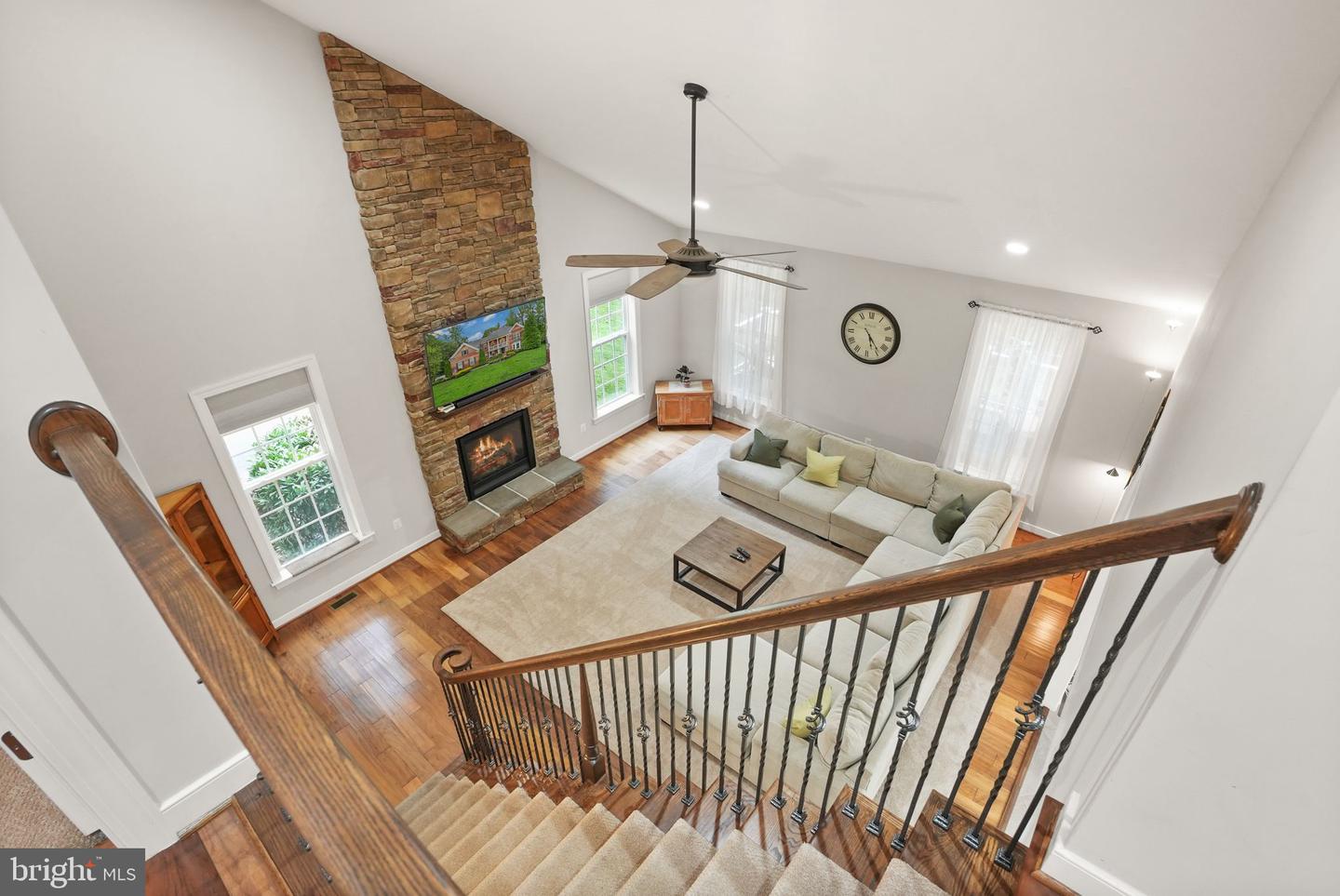 32 PINEWOOD RD, FREDERICKSBURG, Virginia 22405, 5 Bedrooms Bedrooms, ,5 BathroomsBathrooms,Residential,For sale,32 PINEWOOD RD,VAST2042072 MLS # VAST2042072