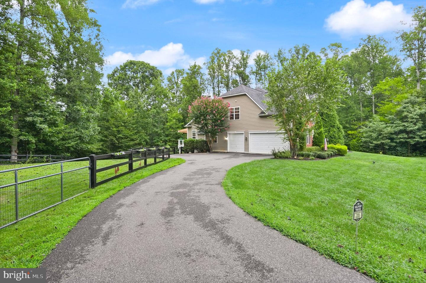 32 PINEWOOD RD, FREDERICKSBURG, Virginia 22405, 5 Bedrooms Bedrooms, ,5 BathroomsBathrooms,Residential,For sale,32 PINEWOOD RD,VAST2042072 MLS # VAST2042072