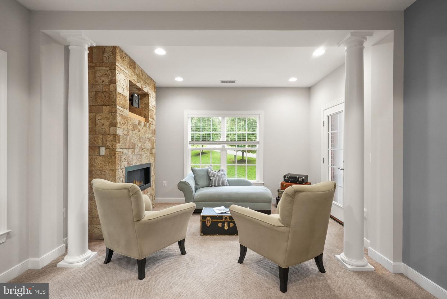 32 PINEWOOD RD, FREDERICKSBURG, Virginia 22405, 5 Bedrooms Bedrooms, ,5 BathroomsBathrooms,Residential,For sale,32 PINEWOOD RD,VAST2042072 MLS # VAST2042072