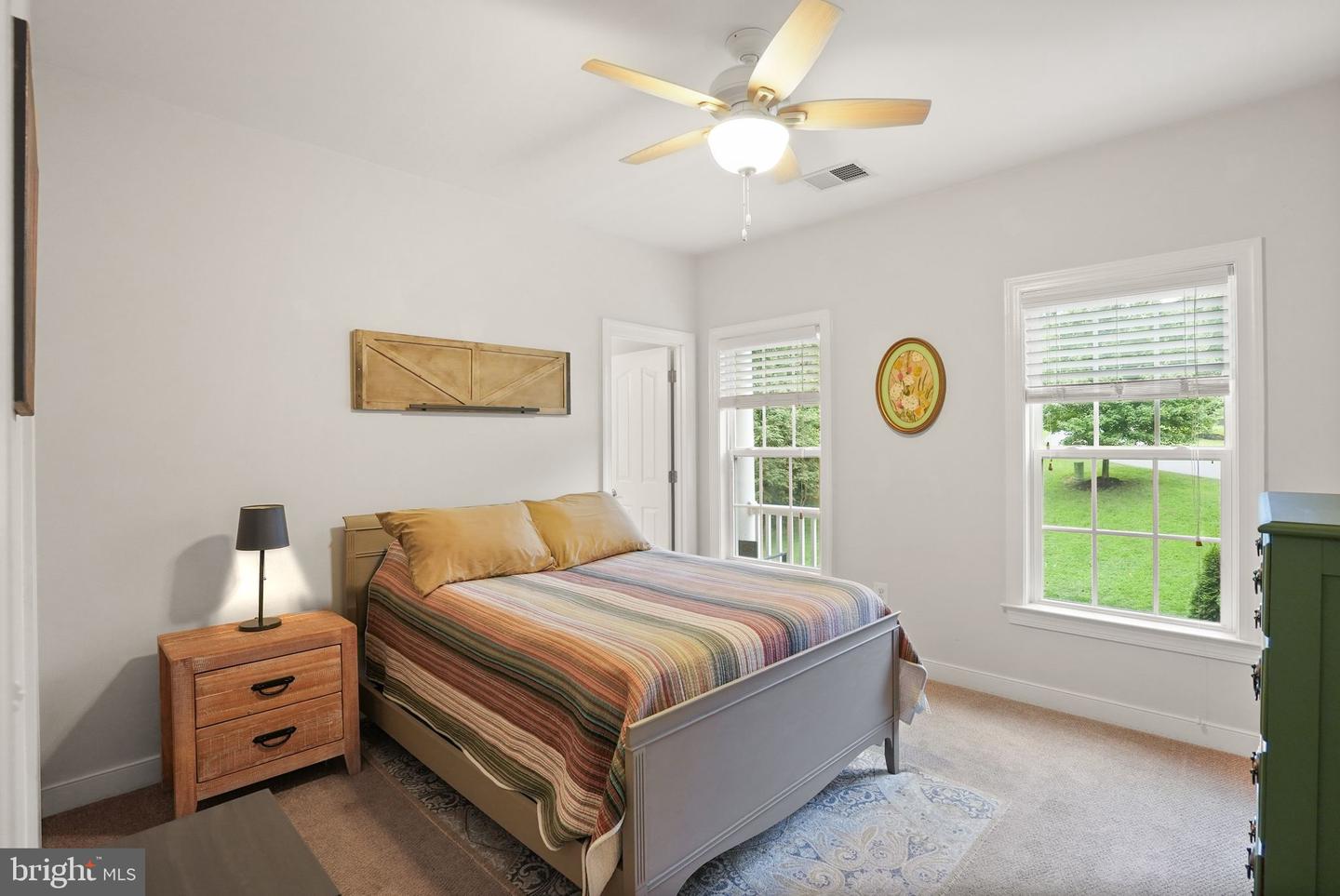 32 PINEWOOD RD, FREDERICKSBURG, Virginia 22405, 5 Bedrooms Bedrooms, ,5 BathroomsBathrooms,Residential,For sale,32 PINEWOOD RD,VAST2042072 MLS # VAST2042072