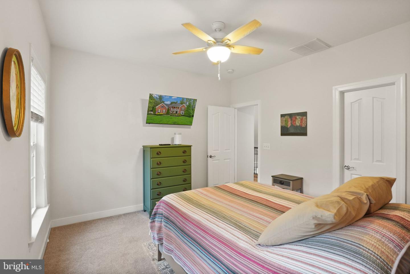 32 PINEWOOD RD, FREDERICKSBURG, Virginia 22405, 5 Bedrooms Bedrooms, ,5 BathroomsBathrooms,Residential,For sale,32 PINEWOOD RD,VAST2042072 MLS # VAST2042072