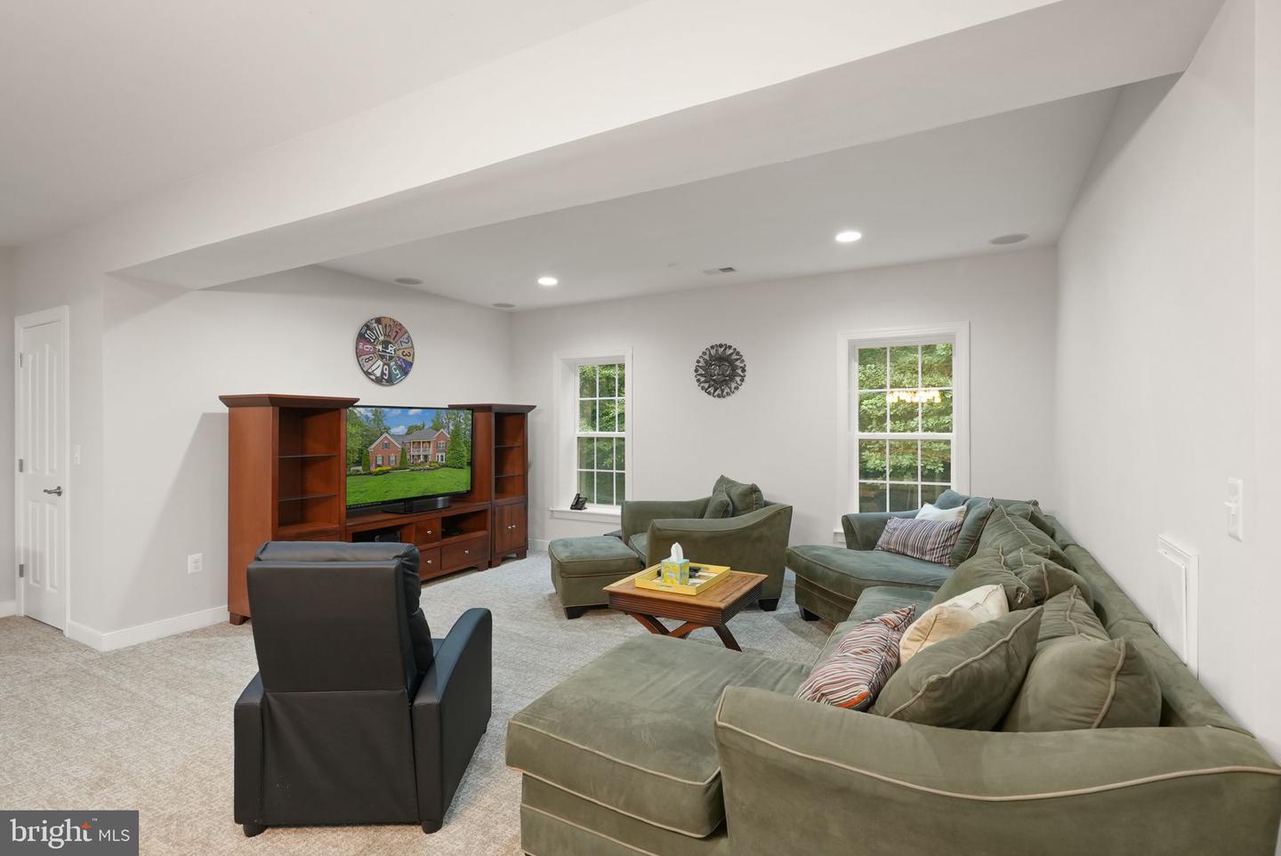 32 PINEWOOD RD, FREDERICKSBURG, Virginia 22405, 5 Bedrooms Bedrooms, ,5 BathroomsBathrooms,Residential,For sale,32 PINEWOOD RD,VAST2042072 MLS # VAST2042072