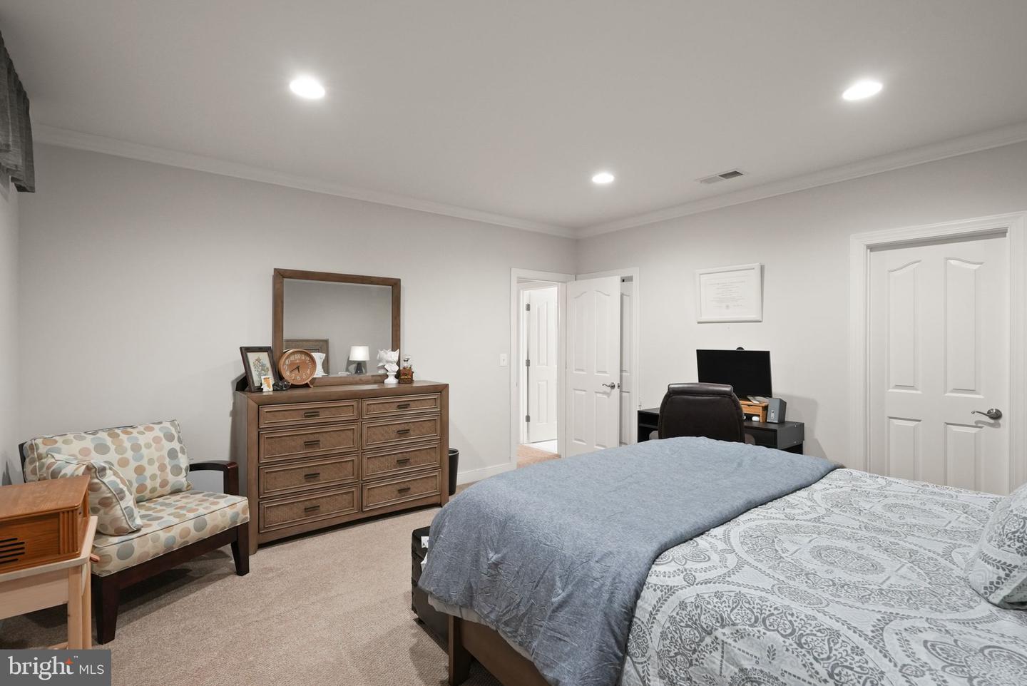 32 PINEWOOD RD, FREDERICKSBURG, Virginia 22405, 5 Bedrooms Bedrooms, ,5 BathroomsBathrooms,Residential,For sale,32 PINEWOOD RD,VAST2042072 MLS # VAST2042072