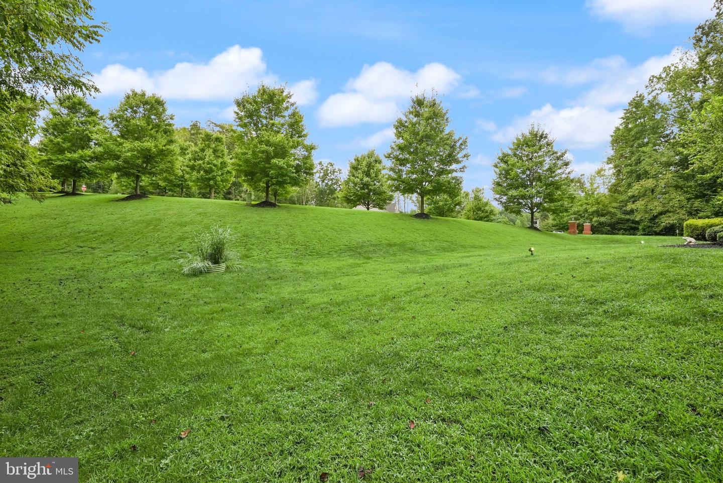 32 PINEWOOD RD, FREDERICKSBURG, Virginia 22405, 5 Bedrooms Bedrooms, ,5 BathroomsBathrooms,Residential,For sale,32 PINEWOOD RD,VAST2042072 MLS # VAST2042072