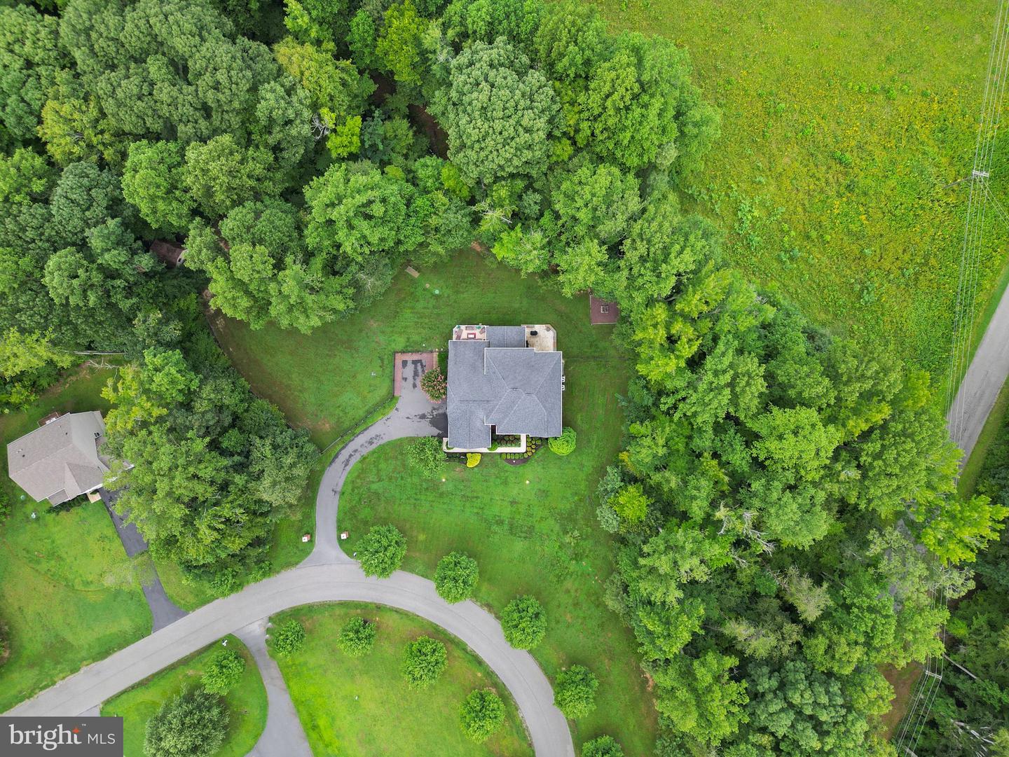 32 PINEWOOD RD, FREDERICKSBURG, Virginia 22405, 5 Bedrooms Bedrooms, ,5 BathroomsBathrooms,Residential,For sale,32 PINEWOOD RD,VAST2042072 MLS # VAST2042072