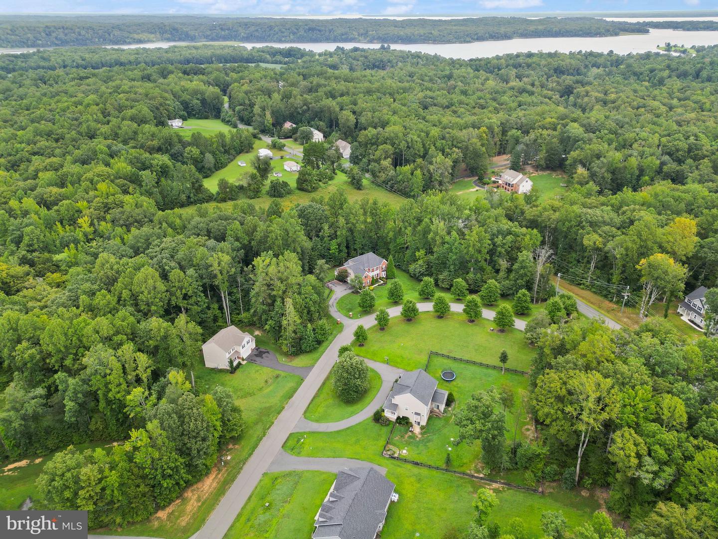 32 PINEWOOD RD, FREDERICKSBURG, Virginia 22405, 5 Bedrooms Bedrooms, ,5 BathroomsBathrooms,Residential,For sale,32 PINEWOOD RD,VAST2042072 MLS # VAST2042072