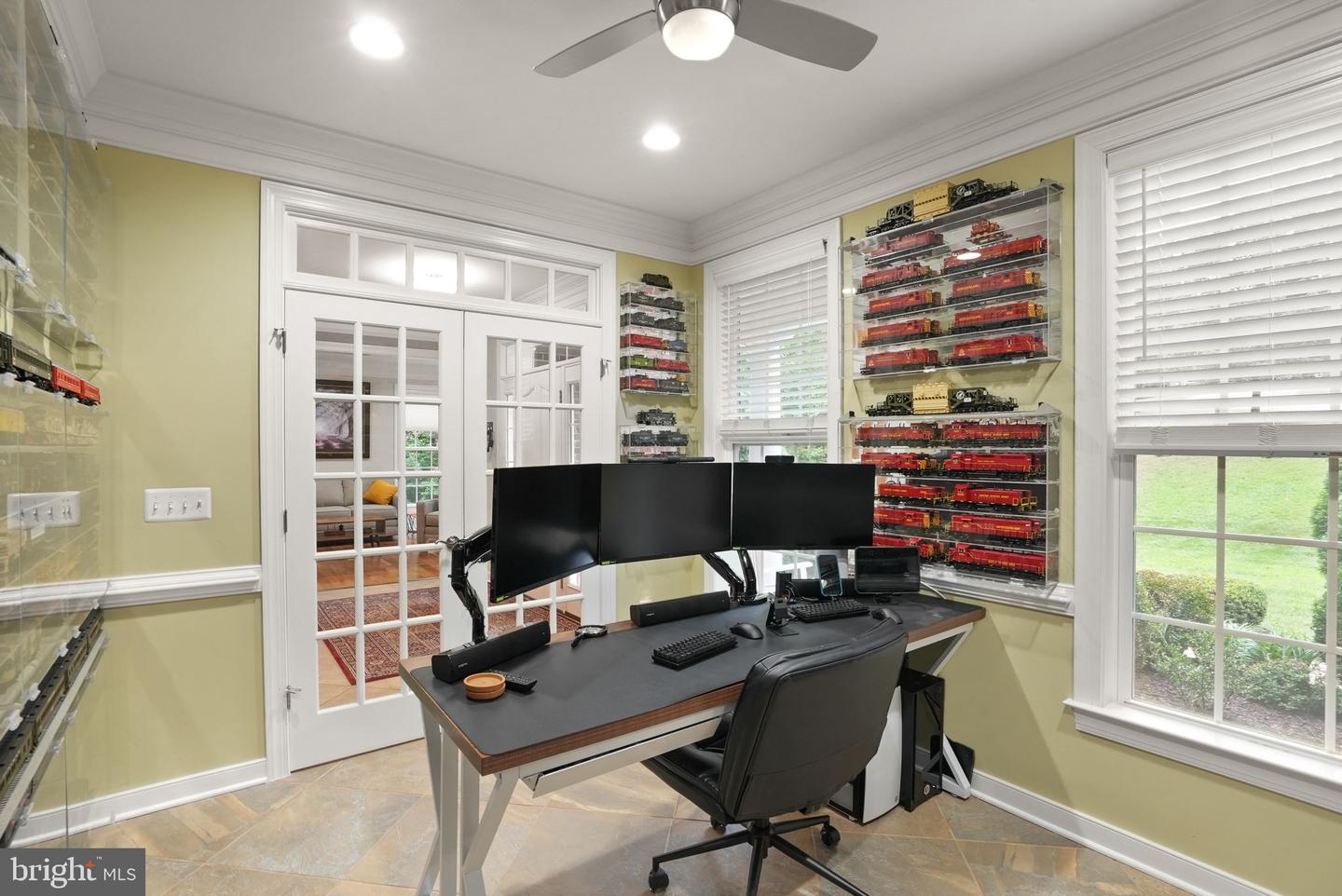 32 PINEWOOD RD, FREDERICKSBURG, Virginia 22405, 5 Bedrooms Bedrooms, ,5 BathroomsBathrooms,Residential,For sale,32 PINEWOOD RD,VAST2042072 MLS # VAST2042072
