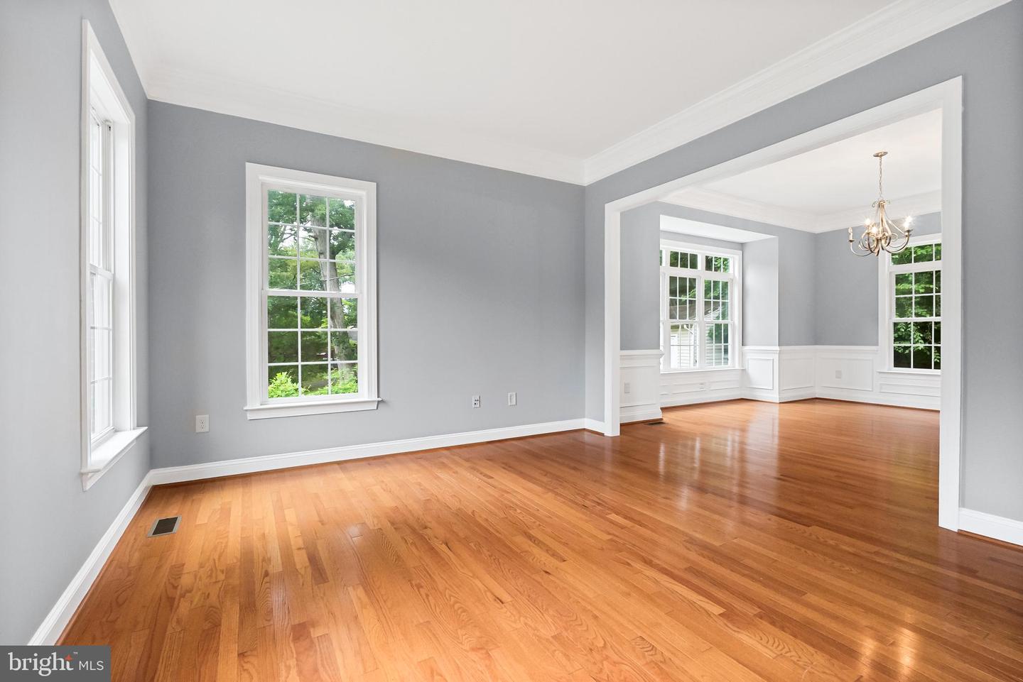 7119 BARRY RD, ALEXANDRIA, Virginia 22315, 6 Bedrooms Bedrooms, ,4 BathroomsBathrooms,Residential,For sale,7119 BARRY RD,VAFX2262936 MLS # VAFX2262936