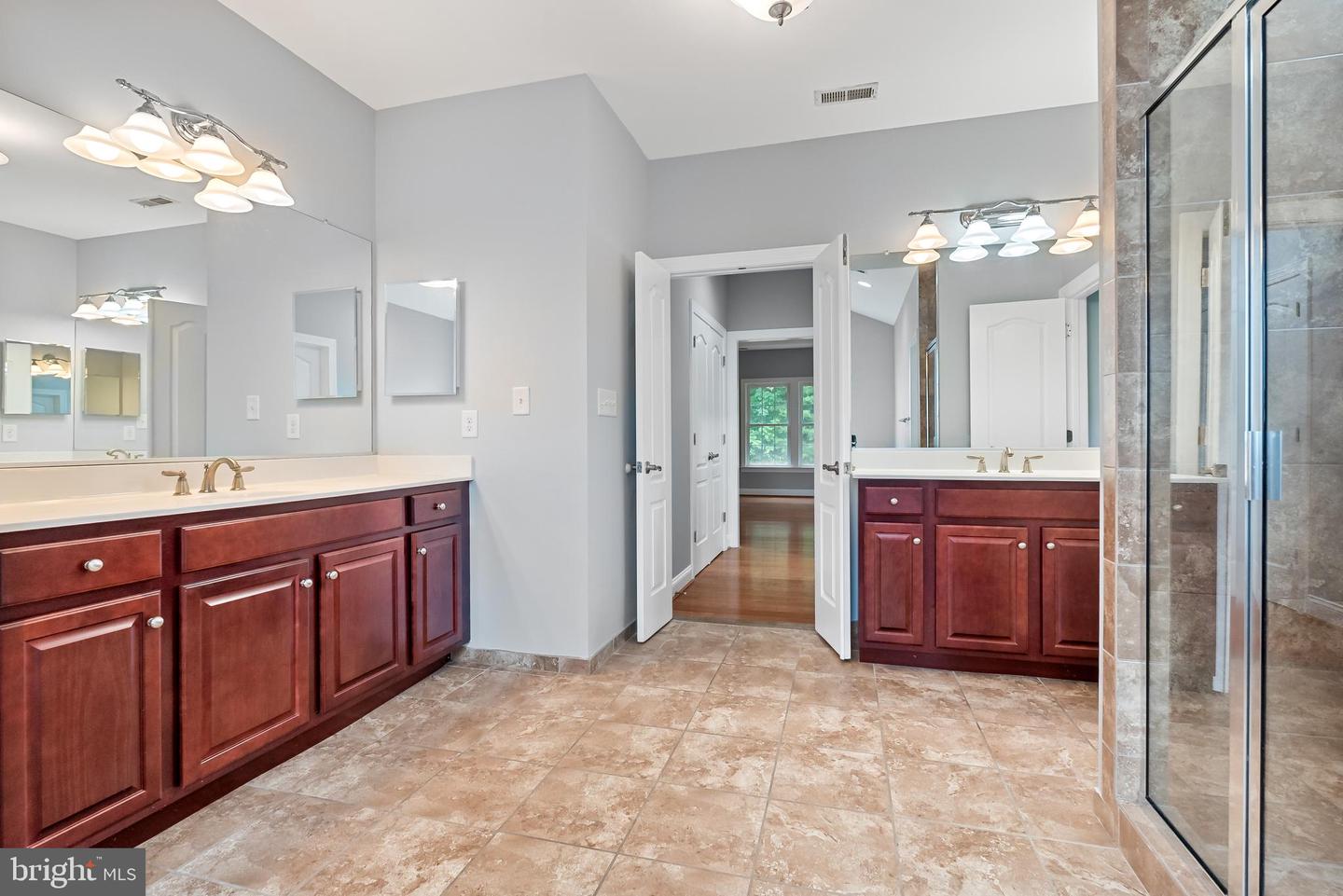 7119 BARRY RD, ALEXANDRIA, Virginia 22315, 6 Bedrooms Bedrooms, ,4 BathroomsBathrooms,Residential,For sale,7119 BARRY RD,VAFX2262936 MLS # VAFX2262936