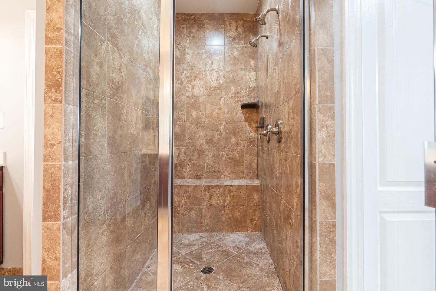7119 BARRY RD, ALEXANDRIA, Virginia 22315, 6 Bedrooms Bedrooms, ,4 BathroomsBathrooms,Residential,For sale,7119 BARRY RD,VAFX2262936 MLS # VAFX2262936
