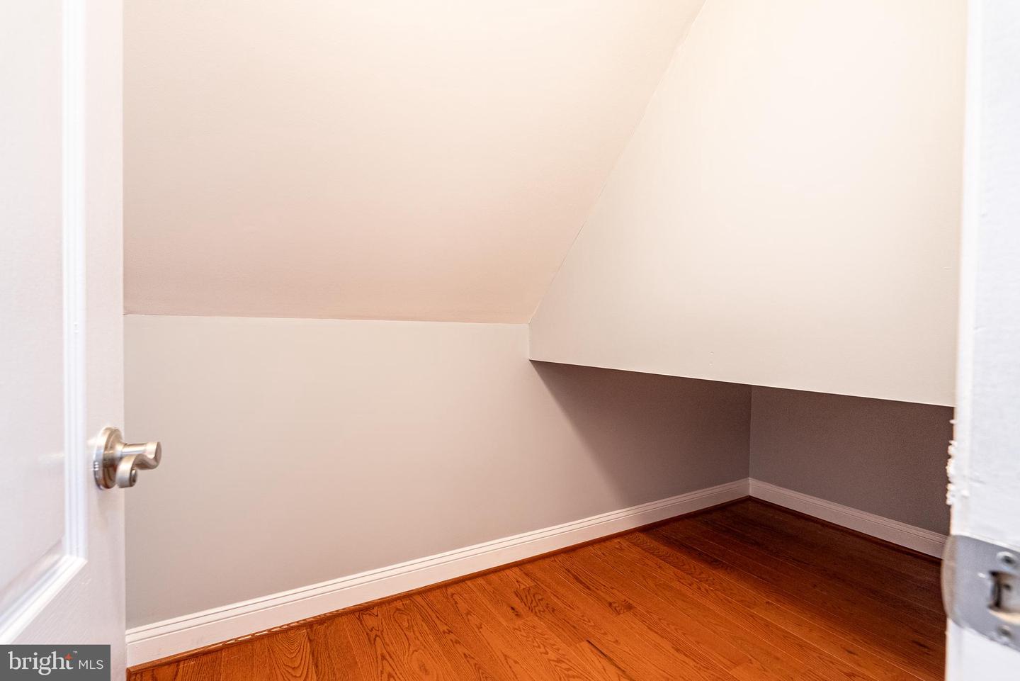 7119 BARRY RD, ALEXANDRIA, Virginia 22315, 6 Bedrooms Bedrooms, ,4 BathroomsBathrooms,Residential,For sale,7119 BARRY RD,VAFX2262936 MLS # VAFX2262936