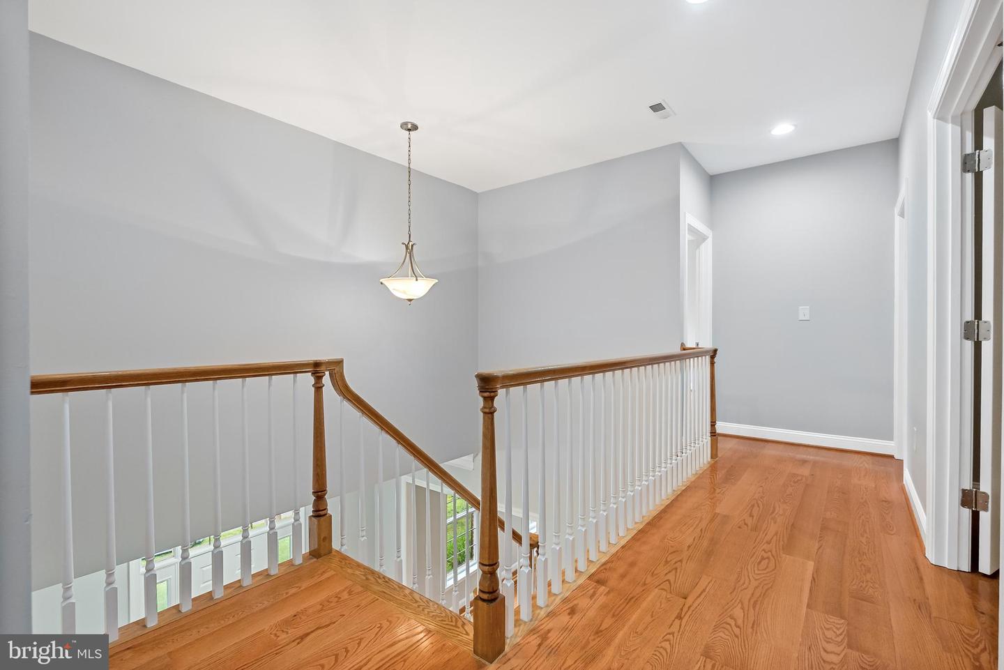 7119 BARRY RD, ALEXANDRIA, Virginia 22315, 6 Bedrooms Bedrooms, ,4 BathroomsBathrooms,Residential,For sale,7119 BARRY RD,VAFX2262936 MLS # VAFX2262936