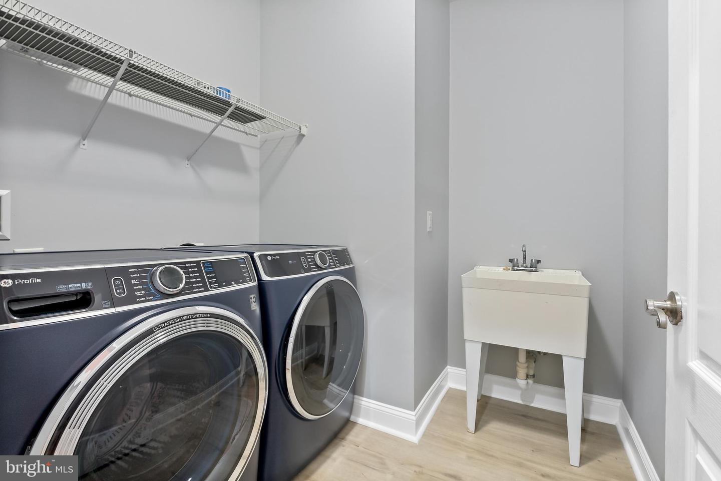 7119 BARRY RD, ALEXANDRIA, Virginia 22315, 6 Bedrooms Bedrooms, ,4 BathroomsBathrooms,Residential,For sale,7119 BARRY RD,VAFX2262936 MLS # VAFX2262936