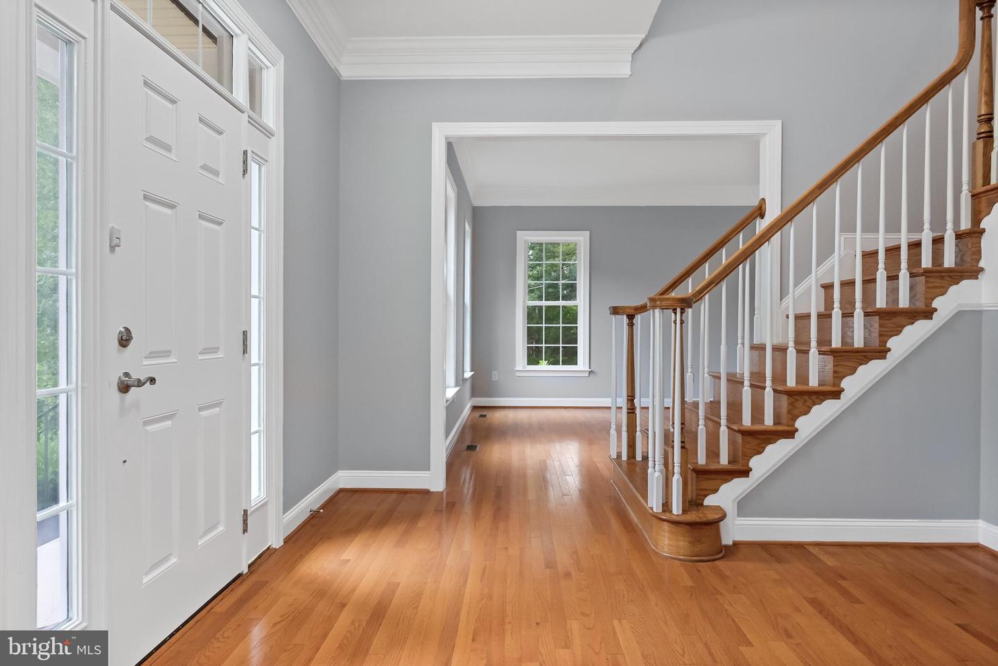 7119 BARRY RD, ALEXANDRIA, Virginia 22315, 6 Bedrooms Bedrooms, ,4 BathroomsBathrooms,Residential,For sale,7119 BARRY RD,VAFX2262936 MLS # VAFX2262936