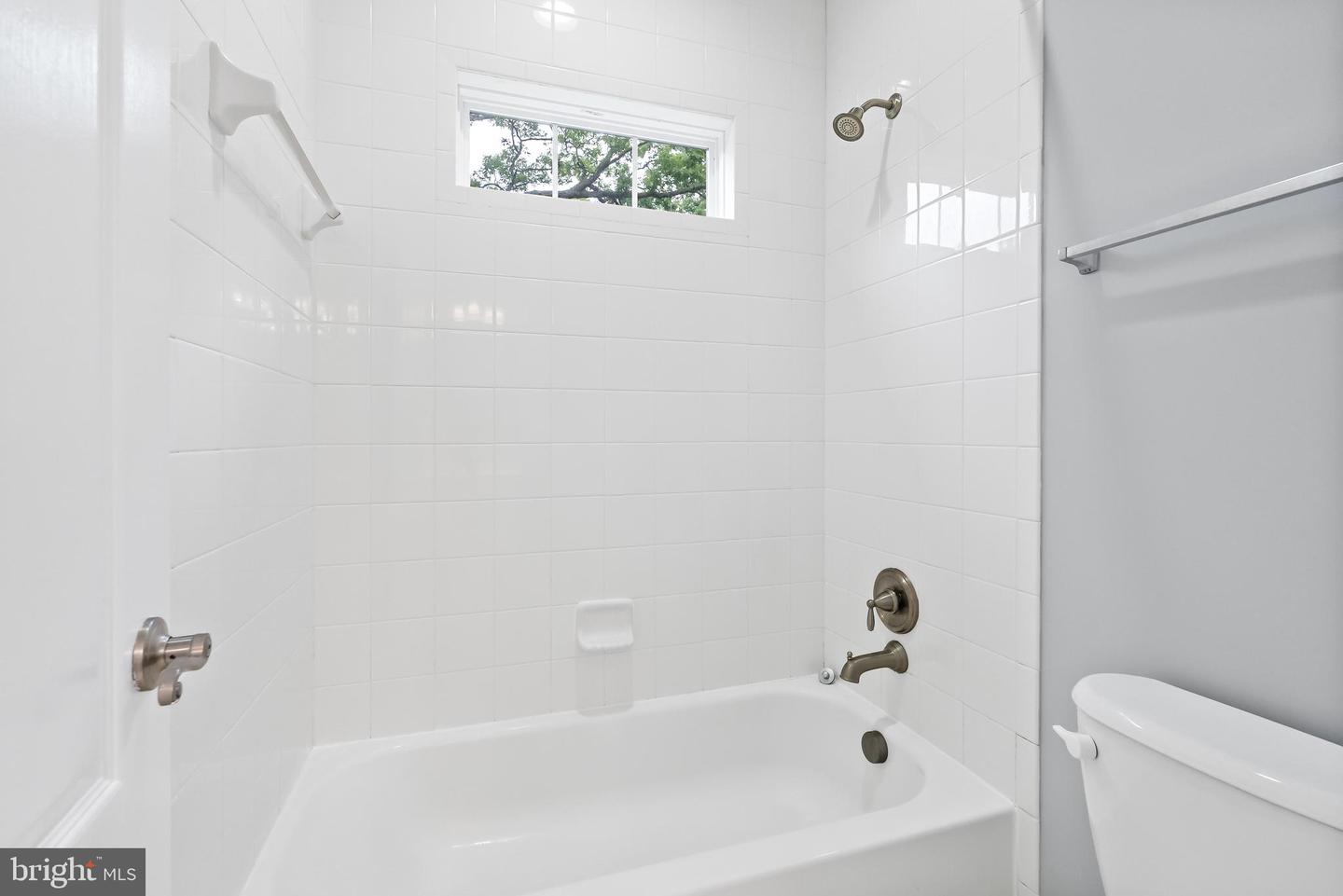 7119 BARRY RD, ALEXANDRIA, Virginia 22315, 6 Bedrooms Bedrooms, ,4 BathroomsBathrooms,Residential,For sale,7119 BARRY RD,VAFX2262936 MLS # VAFX2262936