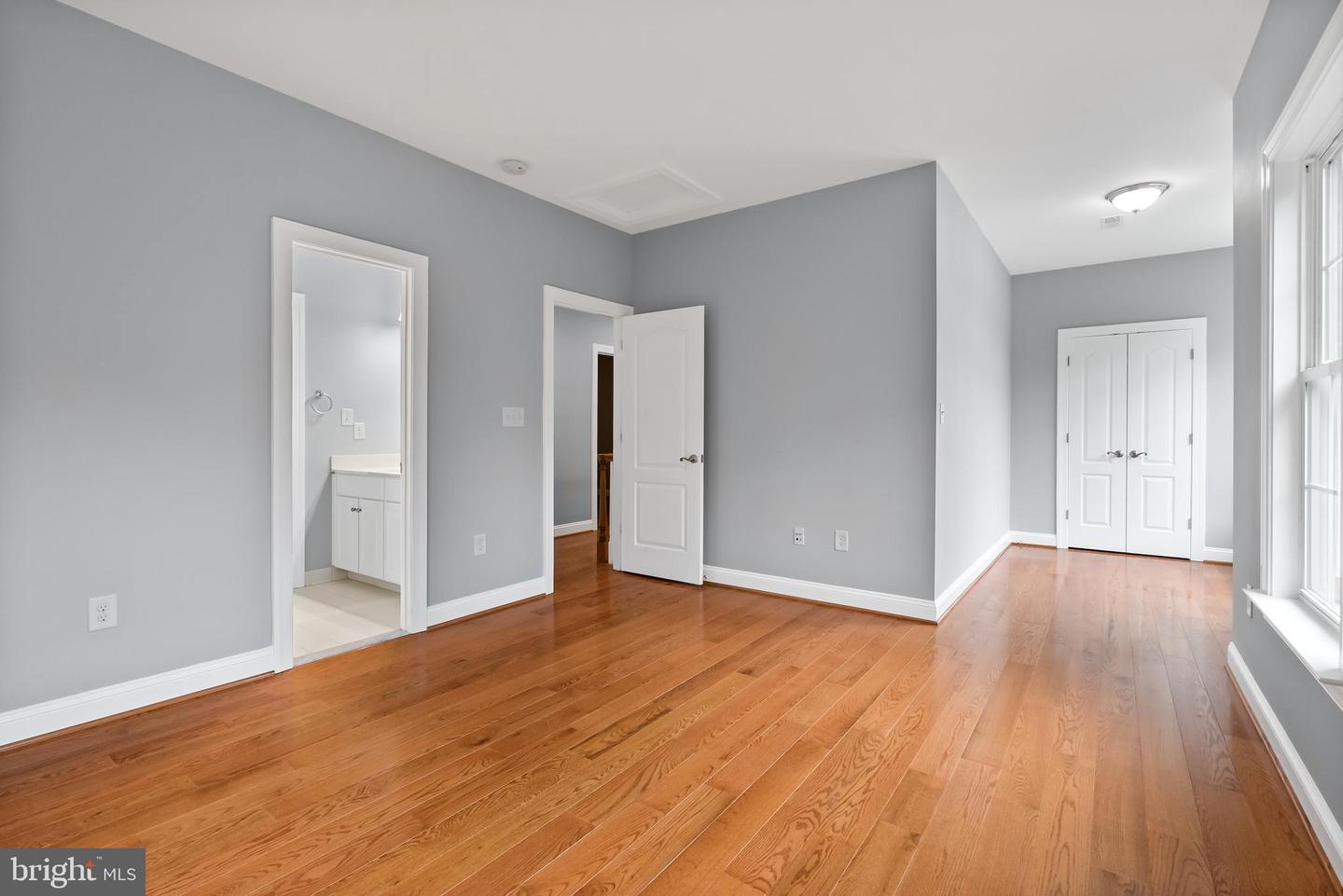 7119 BARRY RD, ALEXANDRIA, Virginia 22315, 6 Bedrooms Bedrooms, ,4 BathroomsBathrooms,Residential,For sale,7119 BARRY RD,VAFX2262936 MLS # VAFX2262936