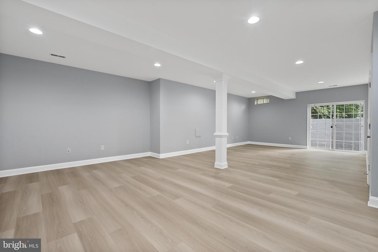 7119 BARRY RD, ALEXANDRIA, Virginia 22315, 6 Bedrooms Bedrooms, ,4 BathroomsBathrooms,Residential,For sale,7119 BARRY RD,VAFX2262936 MLS # VAFX2262936