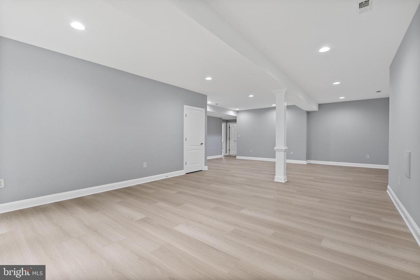 7119 BARRY RD, ALEXANDRIA, Virginia 22315, 6 Bedrooms Bedrooms, ,4 BathroomsBathrooms,Residential,For sale,7119 BARRY RD,VAFX2262936 MLS # VAFX2262936