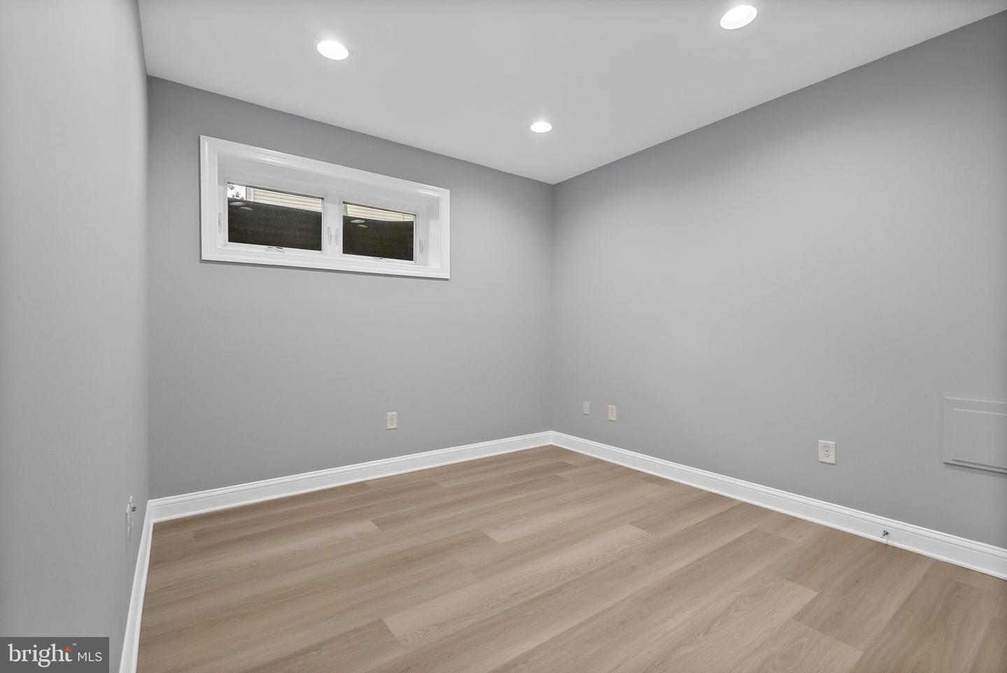 7119 BARRY RD, ALEXANDRIA, Virginia 22315, 6 Bedrooms Bedrooms, ,4 BathroomsBathrooms,Residential,For sale,7119 BARRY RD,VAFX2262936 MLS # VAFX2262936