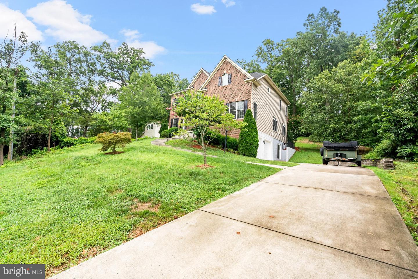 7119 BARRY RD, ALEXANDRIA, Virginia 22315, 6 Bedrooms Bedrooms, ,4 BathroomsBathrooms,Residential,For sale,7119 BARRY RD,VAFX2262936 MLS # VAFX2262936
