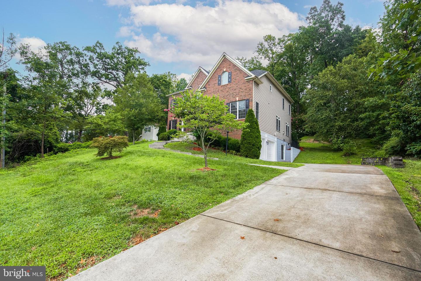 7119 BARRY RD, ALEXANDRIA, Virginia 22315, 6 Bedrooms Bedrooms, ,4 BathroomsBathrooms,Residential,For sale,7119 BARRY RD,VAFX2262936 MLS # VAFX2262936