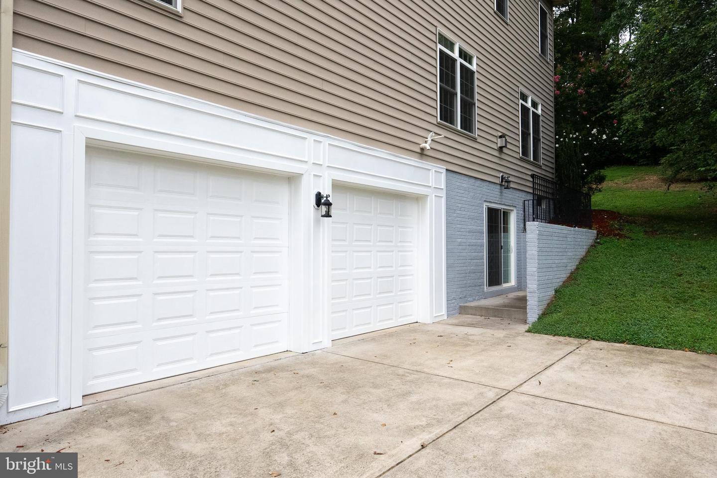 7119 BARRY RD, ALEXANDRIA, Virginia 22315, 6 Bedrooms Bedrooms, ,4 BathroomsBathrooms,Residential,For sale,7119 BARRY RD,VAFX2262936 MLS # VAFX2262936