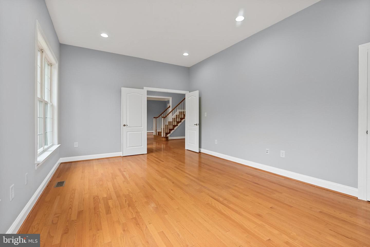 7119 BARRY RD, ALEXANDRIA, Virginia 22315, 6 Bedrooms Bedrooms, ,4 BathroomsBathrooms,Residential,For sale,7119 BARRY RD,VAFX2262936 MLS # VAFX2262936