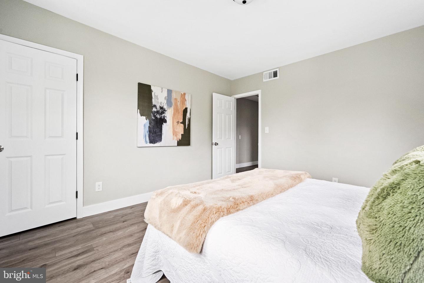 1658 F ST NE, WASHINGTON, District Of Columbia 20002, 3 Bedrooms Bedrooms, 5 Rooms Rooms,2 BathroomsBathrooms,Residential,For sale,1658 F ST NE,DCDC2216486 MLS # DCDC2216486